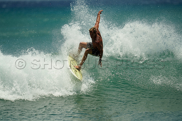 Wes Shaw Maui Surfing 20240714 -179887