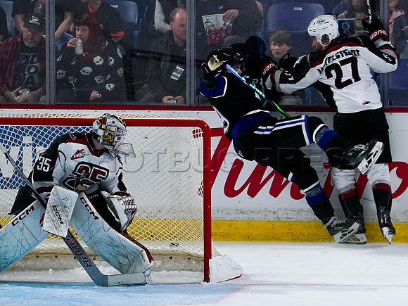 Victoria Royals fall to the Vancouver Giants 6-5 in OT at Langley Event Centre