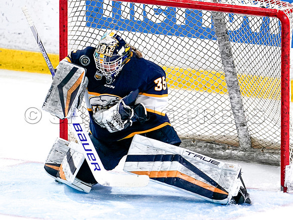 Wes Shaw-UBC Thunderbirds at Trinity Western Spartans-20251205-765