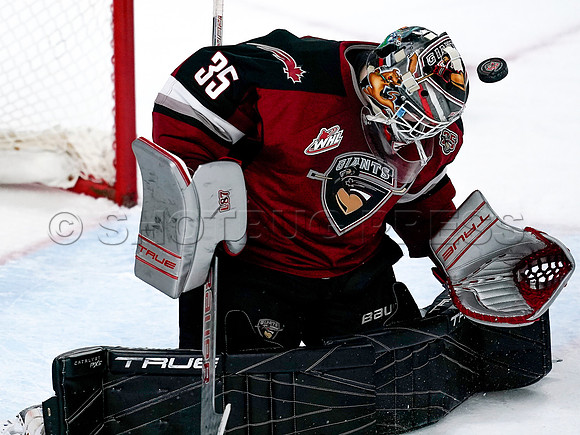 Wes Shaw-Portland Winterhawks at the Vancouver Giants-20251205-1790