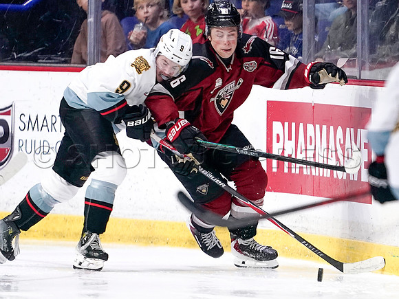 Wes Shaw-Portland Winterhawks at the Vancouver Giants-20251205-2150