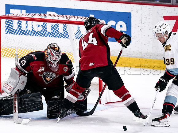 Wes Shaw-Portland Winterhawks at the Vancouver Giants-20251205-3214