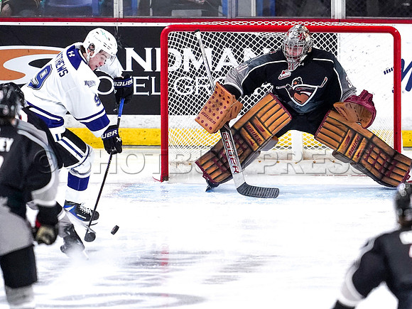 Wes Shaw-Victoria Royals at the Vancouver Giants-20260314-45473