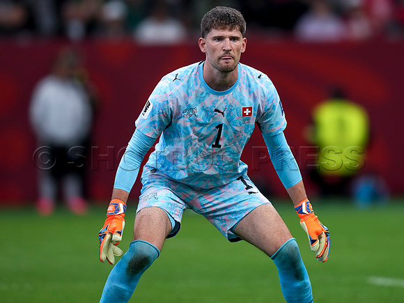 Wes Shaw Shotbug Press-Algeria falls to Switzerland 2-0 in this round of 32 action-20260702-131403