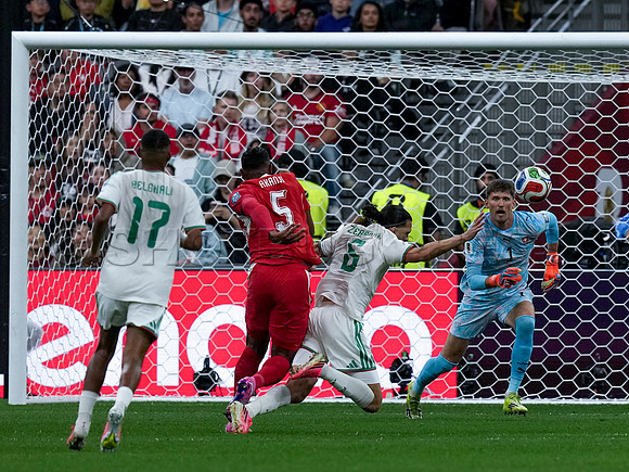 Wes Shaw Shotbug Press-Algeria falls to Switzerland 2-0 in this round of 32 action-20260702-132050