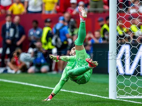 Wes Shaw Shotbug Press-Switzerland vs Columbia Round of 16-20260707-134803