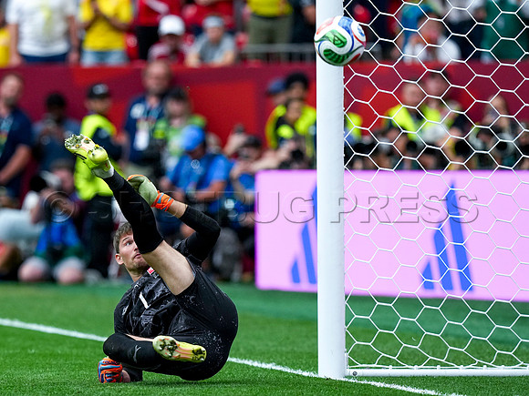 Wes Shaw Shotbug Press-Switzerland vs Columbia Round of 16-20260707-134780