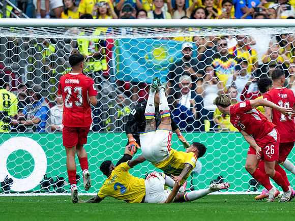 Wes Shaw Shotbug Press-Switzerland vs Columbia Round of 16-20260707-134747
