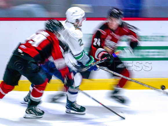 Wes Shaw Shotbug Press-Seattle Thunderbirds at the Vancouver Giants-20261010-216132