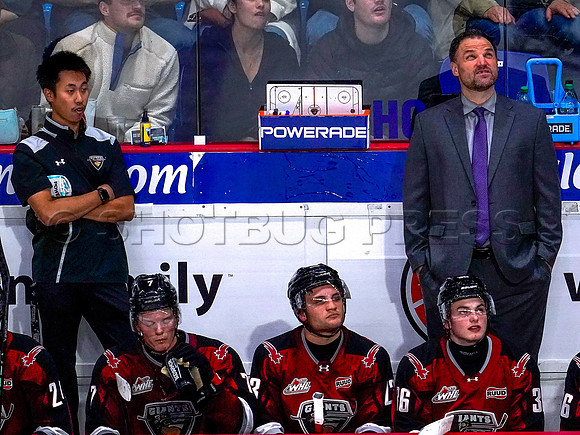 Wes Shaw Shotbug Press-Seattle Thunderbirds at the Vancouver Giants-20261010-216705