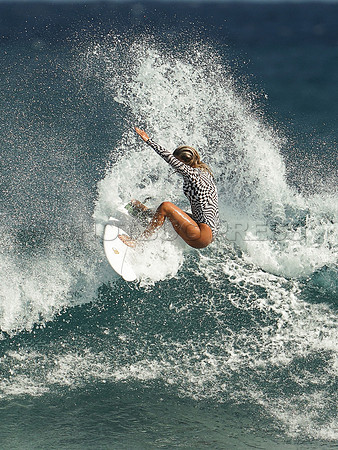 Wes Shaw Surfing 20240907 -214284