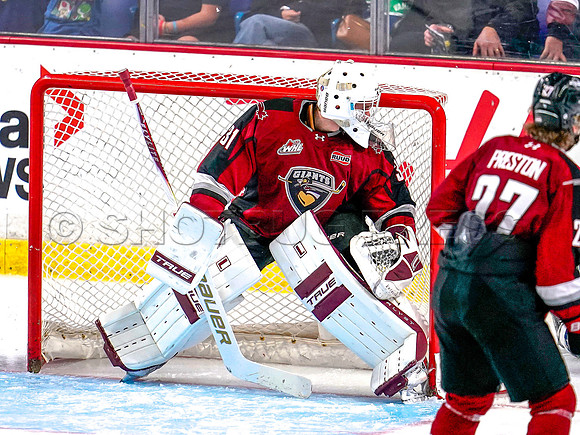 Wes Shaw Shotbug Press-Seattle Thunderbirds at the Vancouver Giants-20261010-215695