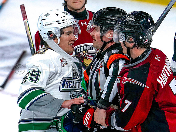 Wes Shaw Shotbug Press-Seattle Thunderbirds at the Vancouver Giants-20261010-216489