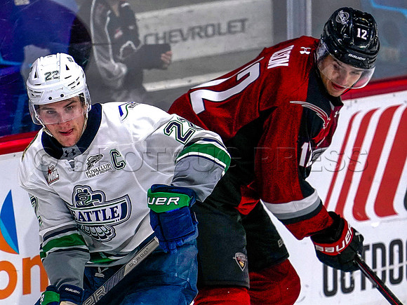Wes Shaw Shotbug Press-Seattle Thunderbirds at the Vancouver Giants-20261010-215574