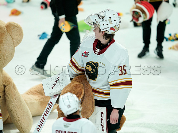 Wes Shaw Victoria Royals slam thhe Giants 6-3 20241214 -255669
