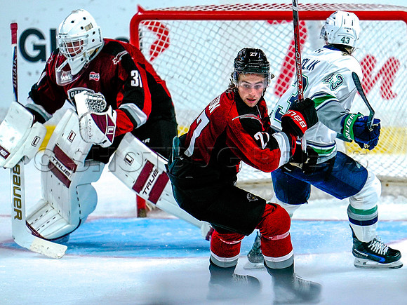 Wes Shaw Shotbug Press-Seattle Thunderbirds at the Vancouver Giants-20261010-215936