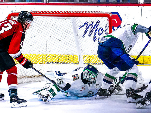 Wes Shaw Shotbug Press-Seattle Thunderbirds at the Vancouver Giants-20261010-216512