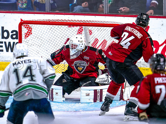 Wes Shaw Shotbug Press-Seattle Thunderbirds at the Vancouver Giants-20261010-215943