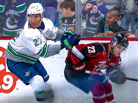Wes Shaw Shotbug Press-Seattle Thunderbirds at the Vancouver Giants-20261010-215798