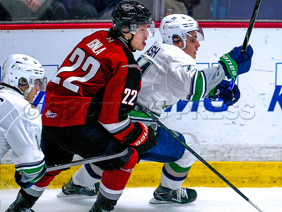 Wes Shaw Shotbug Press-Seattle Thunderbirds at the Vancouver Giants-20261010-216009