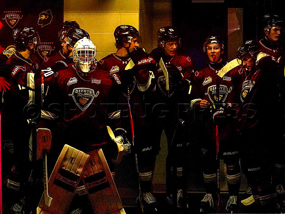 Wes Shaw Shotbug Press-Seattle Thunderbirds at the Vancouver Giants-20261010-215592