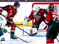 Wes Shaw Shotbug Press-Seattle Thunderbirds at the Vancouver Giants-20261010-215424