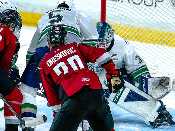 Wes Shaw Shotbug Press-Seattle Thunderbirds at the Vancouver Giants-20261010-216591