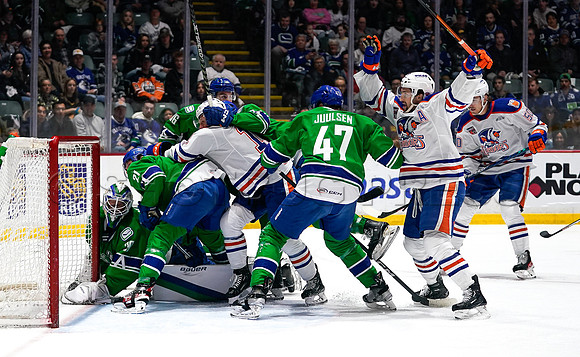 Wes Shaw Bakerfield Condors vs the Abbotsford Canucks  20230419 -4334