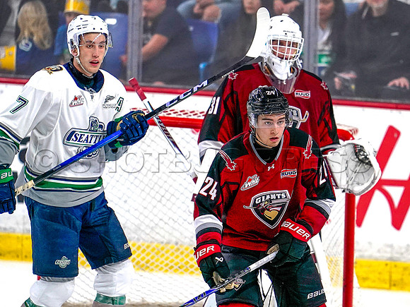 Wes Shaw Shotbug Press-Seattle Thunderbirds at the Vancouver Giants-20261010-215659