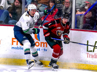 Wes Shaw Shotbug Press-Seattle Thunderbirds at the Vancouver Giants-20261010-215417