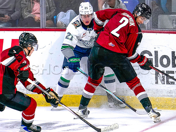 Wes Shaw Shotbug Press-Seattle Thunderbirds at the Vancouver Giants-20261010-215844
