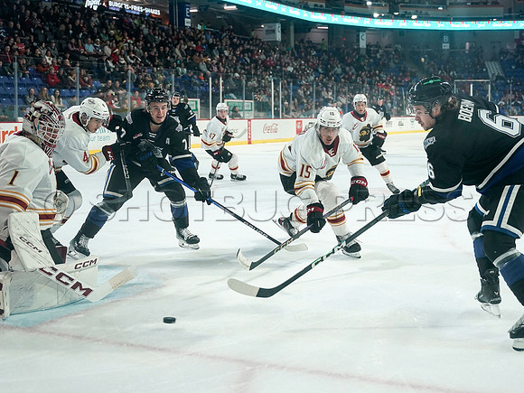 Wes Shaw Victoria Royals slam thhe Giants 6-3 20241214 -256226