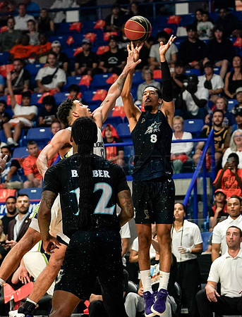 Wes Shaw Scarborough Shooting Stars defeat the Niagara River Lions 74-71  20230811 -35883