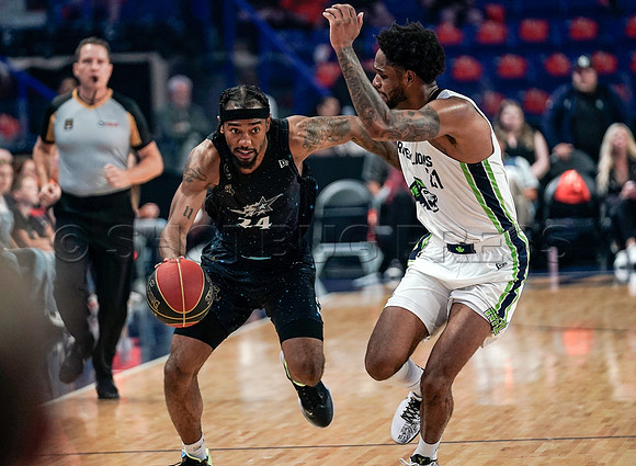 Wes Shaw Scarborough Shooting Stars defeat the Niagara River Lions 74-71  20230811 -35657