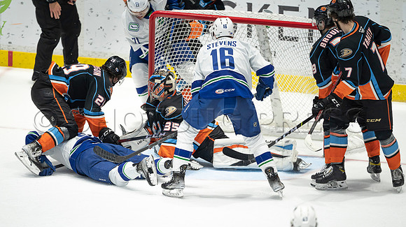 Abbotsford Canucks defeat San Diego Gulls 4-2 on Sunday, Jan 23, 2022 at Abbotsford Centre.