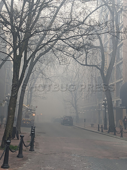 Mon, Apr 11, 2022 Fire broke out at the Winter Hotel in Gastown, Vancouver.