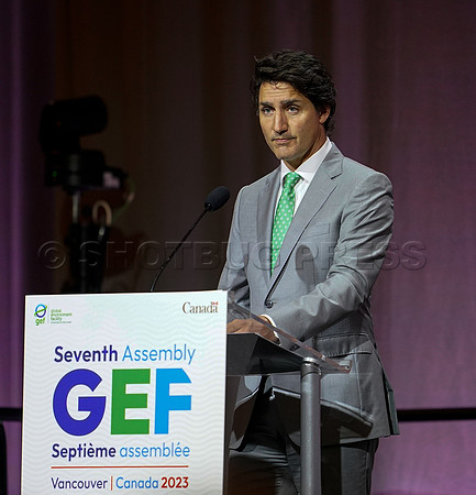 Shaw_Trudeau_in_Vancouver_8 - 44024