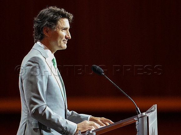 Shaw_Trudeau_in_Vancouver_8 - 44031