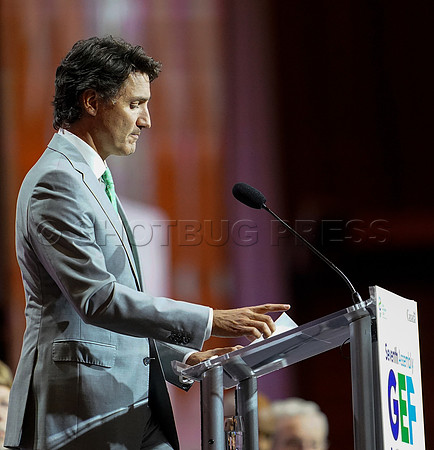 Shaw_Trudeau_in_Vancouver_27 - 44004