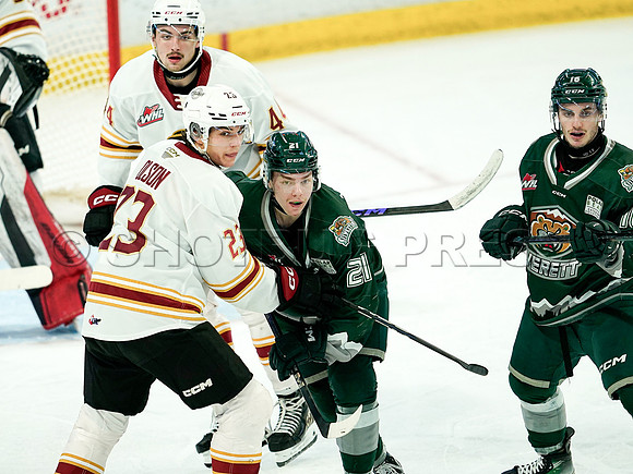Wes Shaw Everett Silvertips skate circles around the Vancouver Giants 20241129 -254786