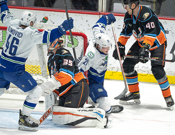 Abbotsford Canucks defeat San Diego Gulls 4-2 on Sunday, Jan 23, 2022 at Abbotsford Centre.