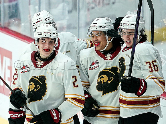 Wes Shaw Victoria Royals slam thhe Giants 6-3 20241214 -256736