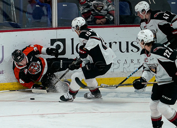 Wes Shaw Vancouver Giants fall to the Medicine Hat Tigers 3-2  20231018 -86872