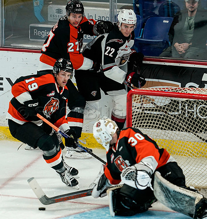 Wes Shaw Vancouver Giants fall to the Medicine Hat Tigers 3-2  20231018 -86912