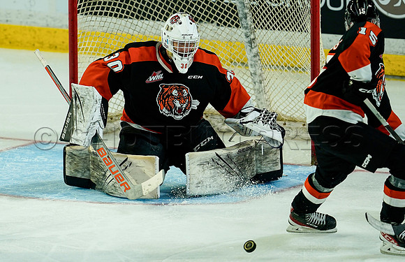 Wes Shaw Vancouver Giants fall to the Medicine Hat Tigers 3-2  20231018 -86915