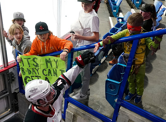 SB-Wes Shaw Kamloops Blazers fall to the Vancouver Giants 4-3  20231029 -93280
