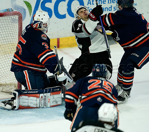 Wes Shaw Kamloops Blazers fall to the Vancouver Giants 3-2 in a shootout  20231104 -100871
