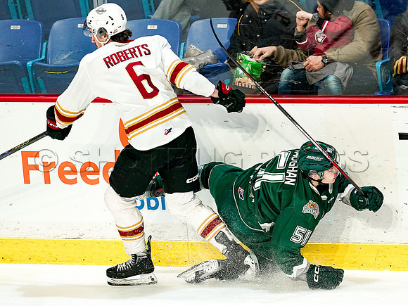 Wes Shaw Everett Silvertips skate circles around the Vancouver Giants 20241129 -255238