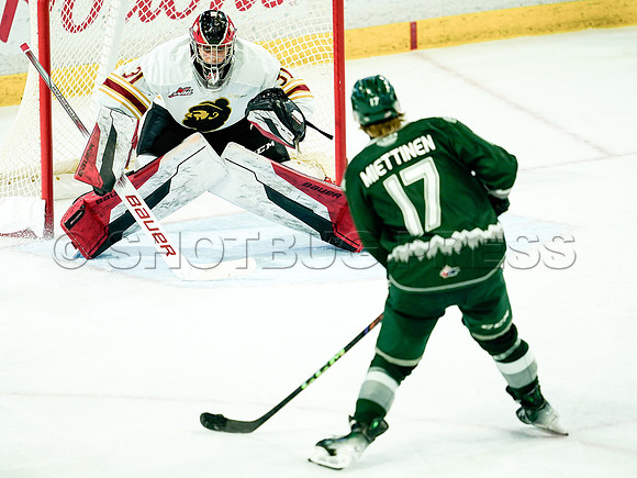 Wes Shaw Everett Silvertips skate circles around the Vancouver Giants 20241129 -254935