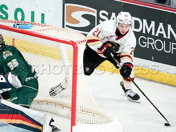 Wes Shaw Everett Silvertips skate circles around the Vancouver Giants 20241129 -255201